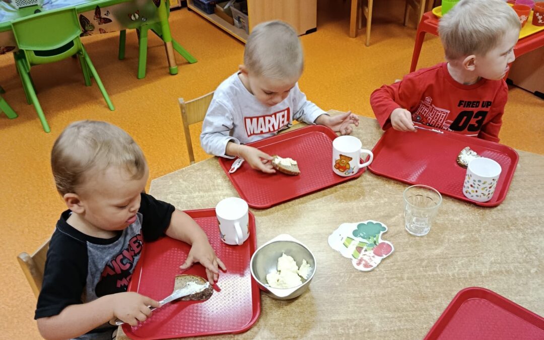 Jsme moc šikovní! Sami si mažeme a nabíráme