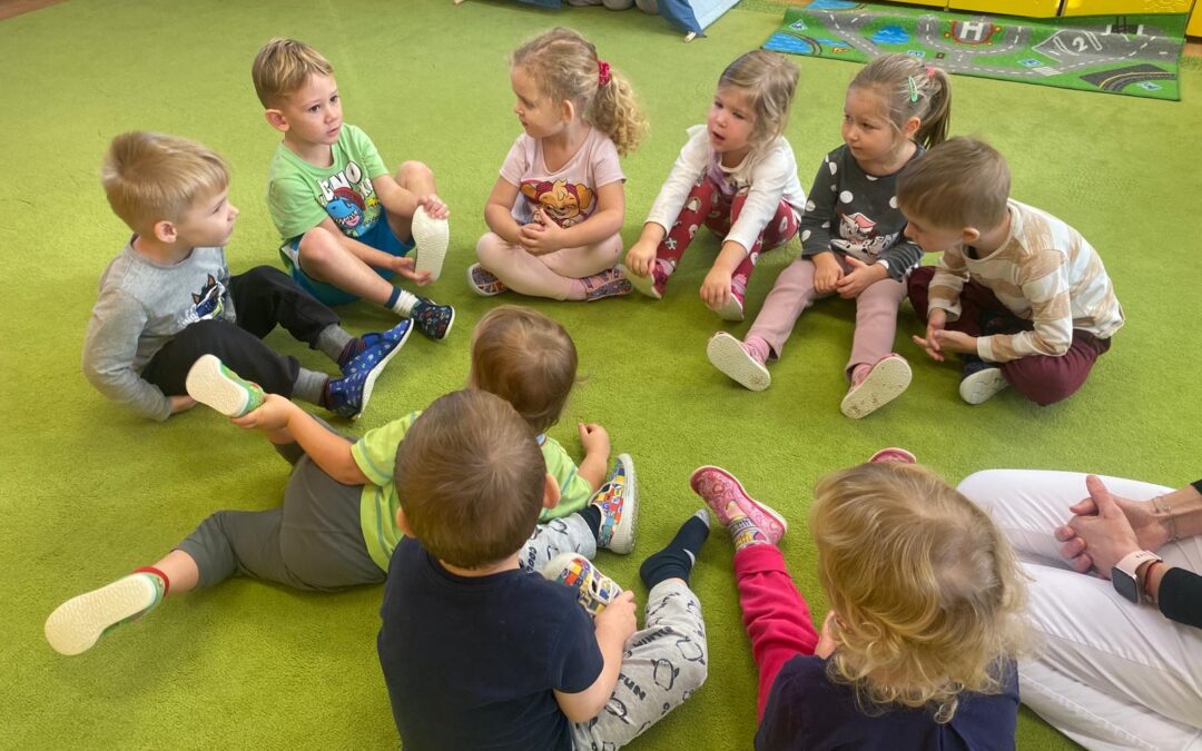 Když sluníčka svítí spolu