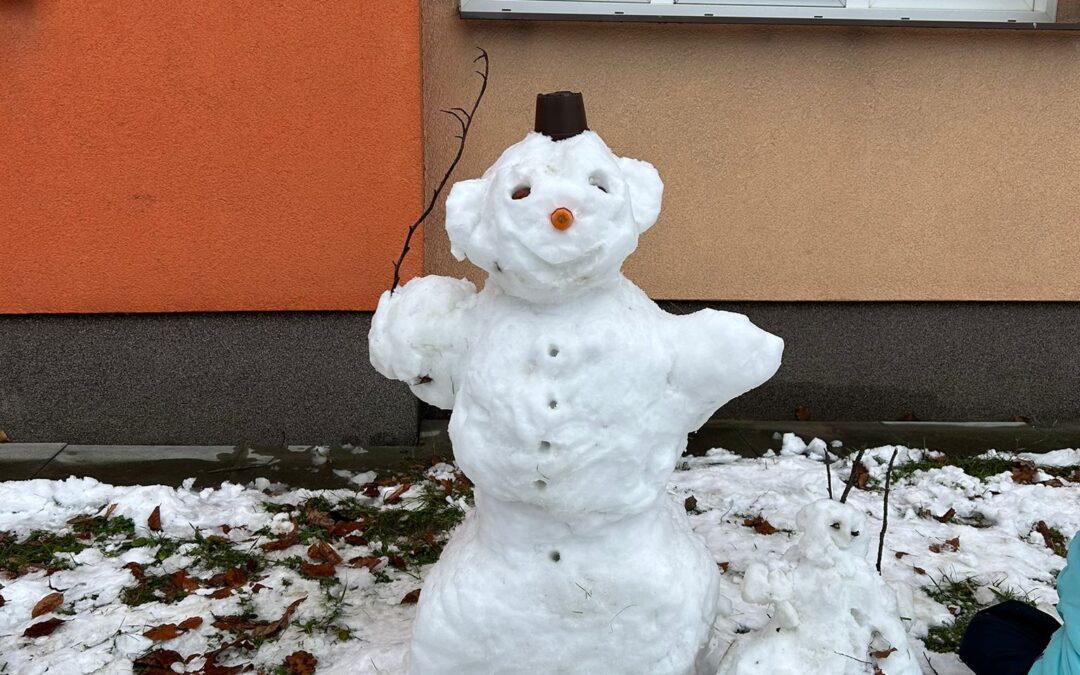 Jablíčka a jejich sněhulák